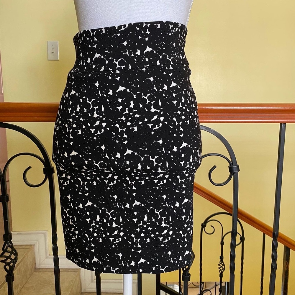 Margaret black/white mini skirt size XS - Picture 1 of 6